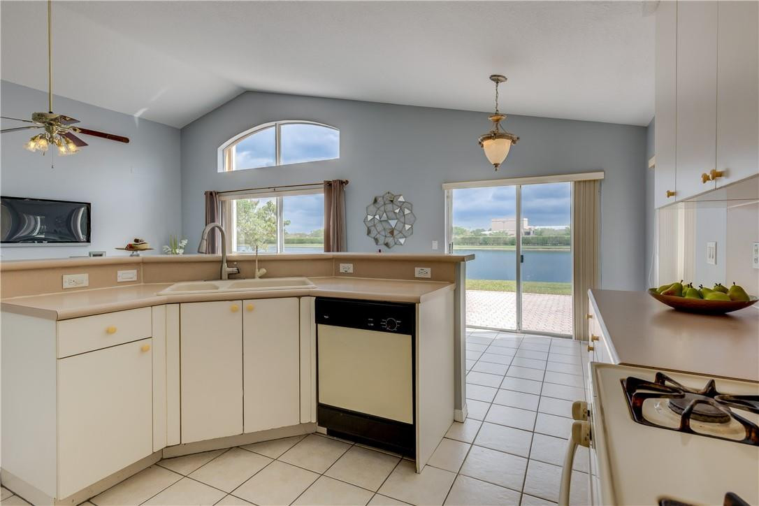 Pembroke Falls*Clubside - Residential