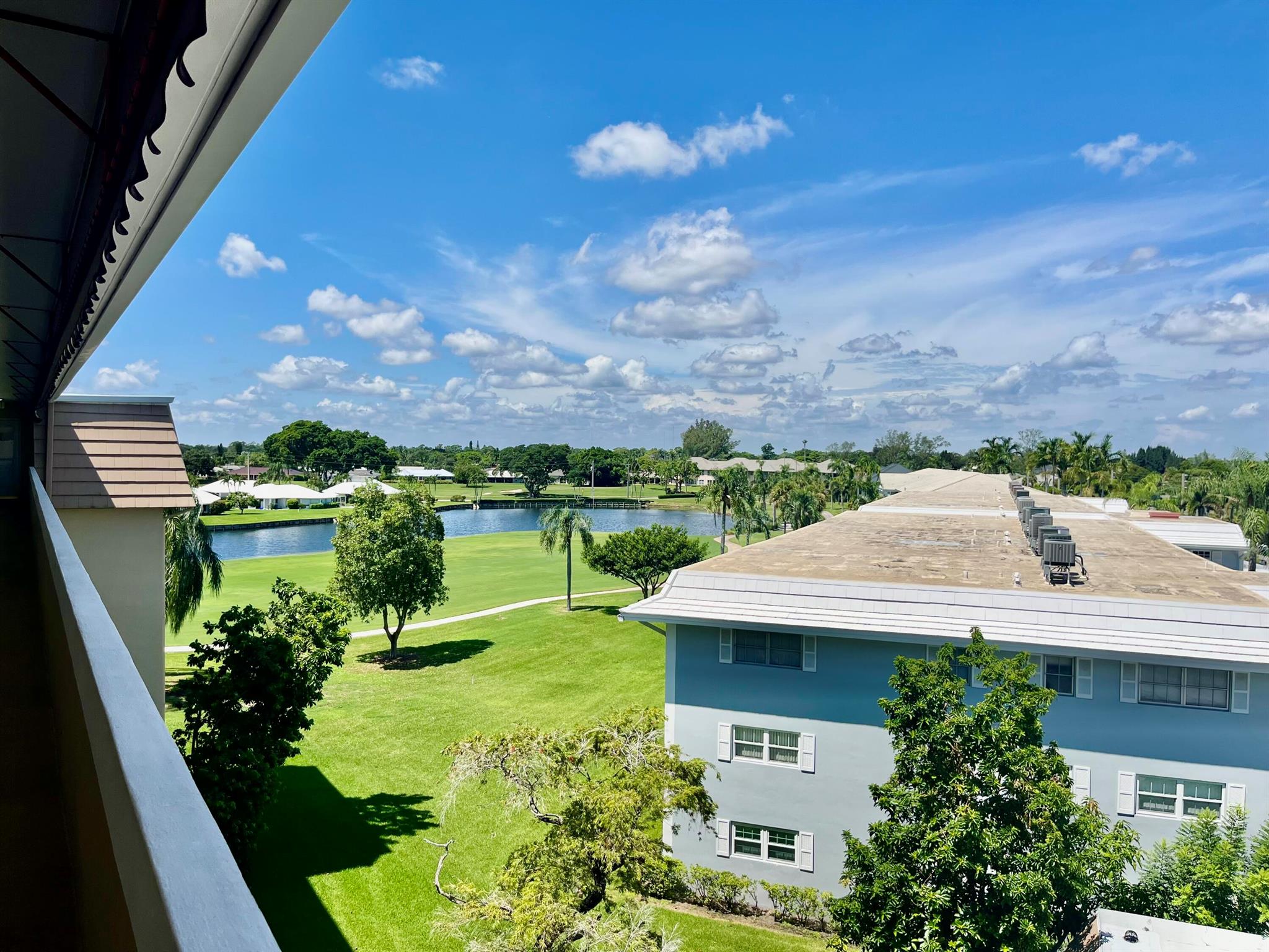 ATLANTIS SHERBROOKE VILLA - Residential