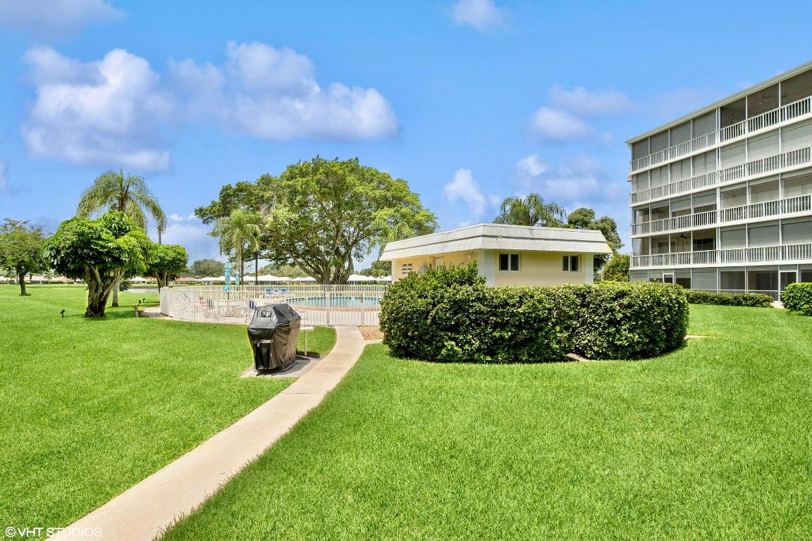 ATLANTIS SHERBROOKE VILLAS CONDO - Residential