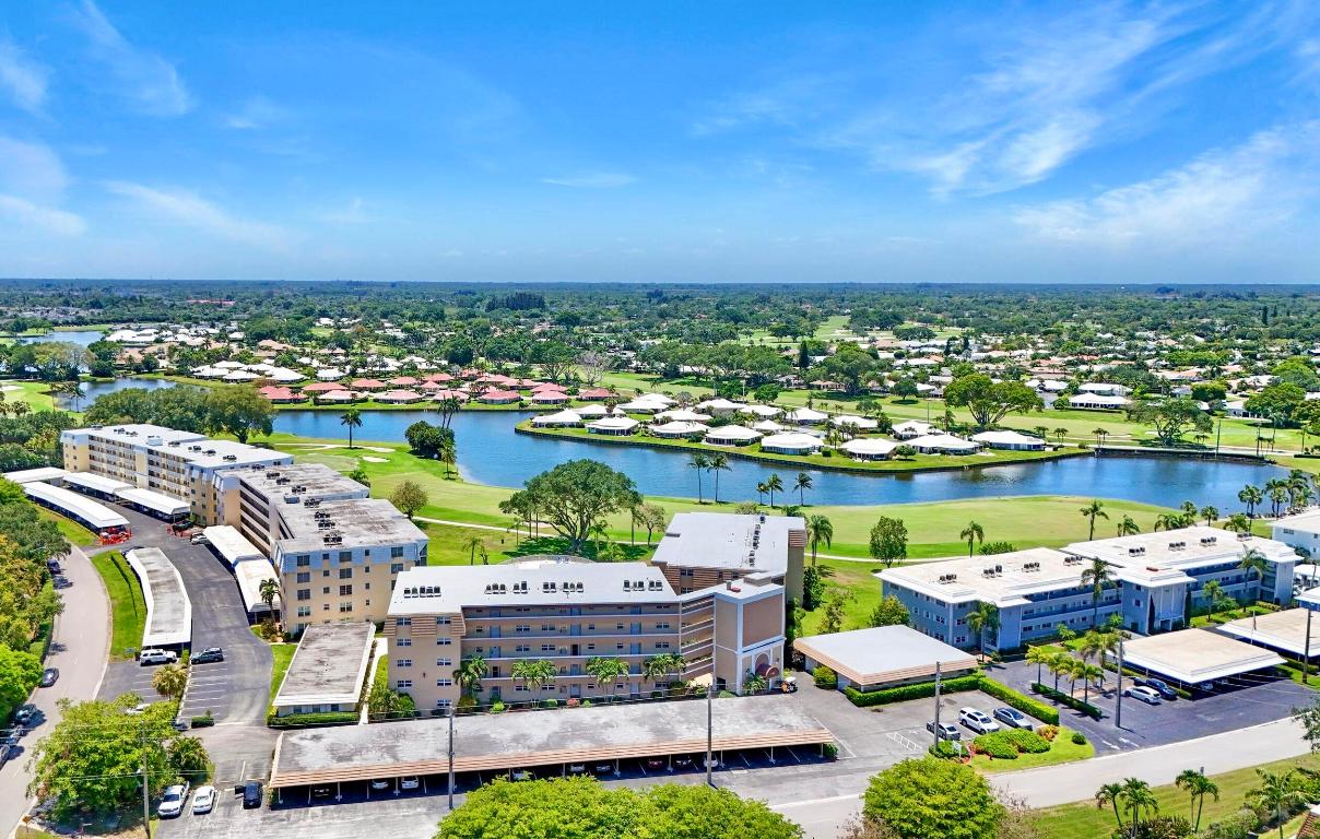 ATLANTIS SHERBROOKE VILLAS CONDO - Residential