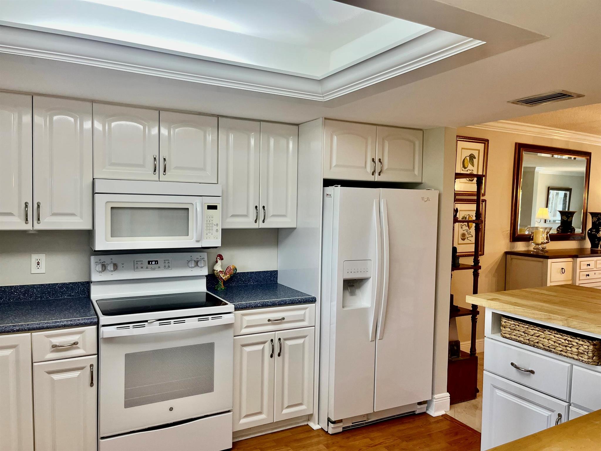 ATLANTIS SHERBROOKE VILLA - Residential