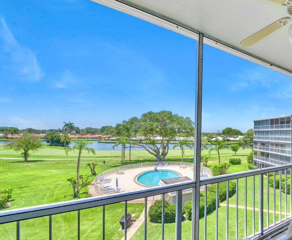 ATLANTIS SHERBROOKE VILLAS CONDO - Residential