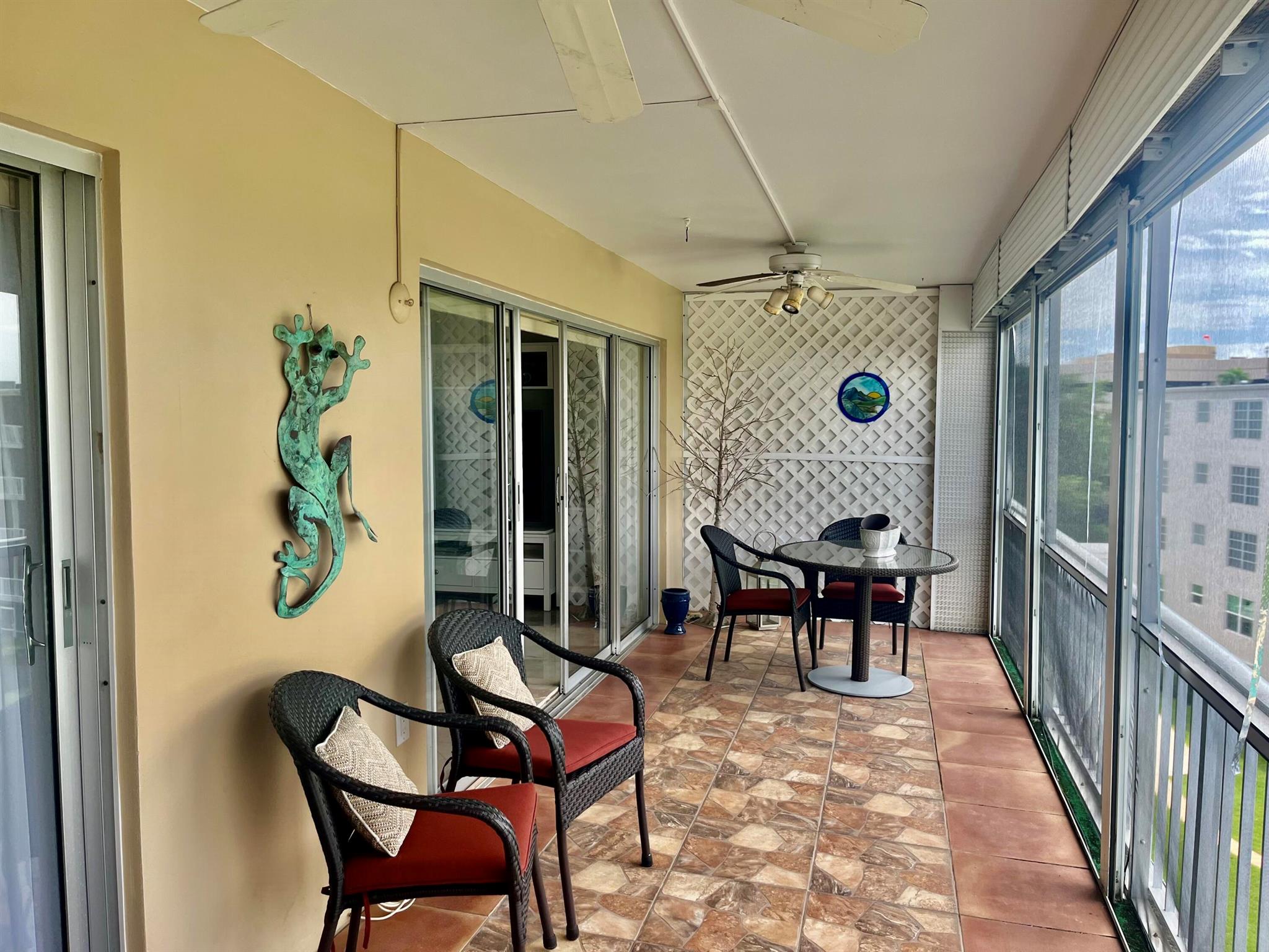 ATLANTIS SHERBROOKE VILLA - Residential