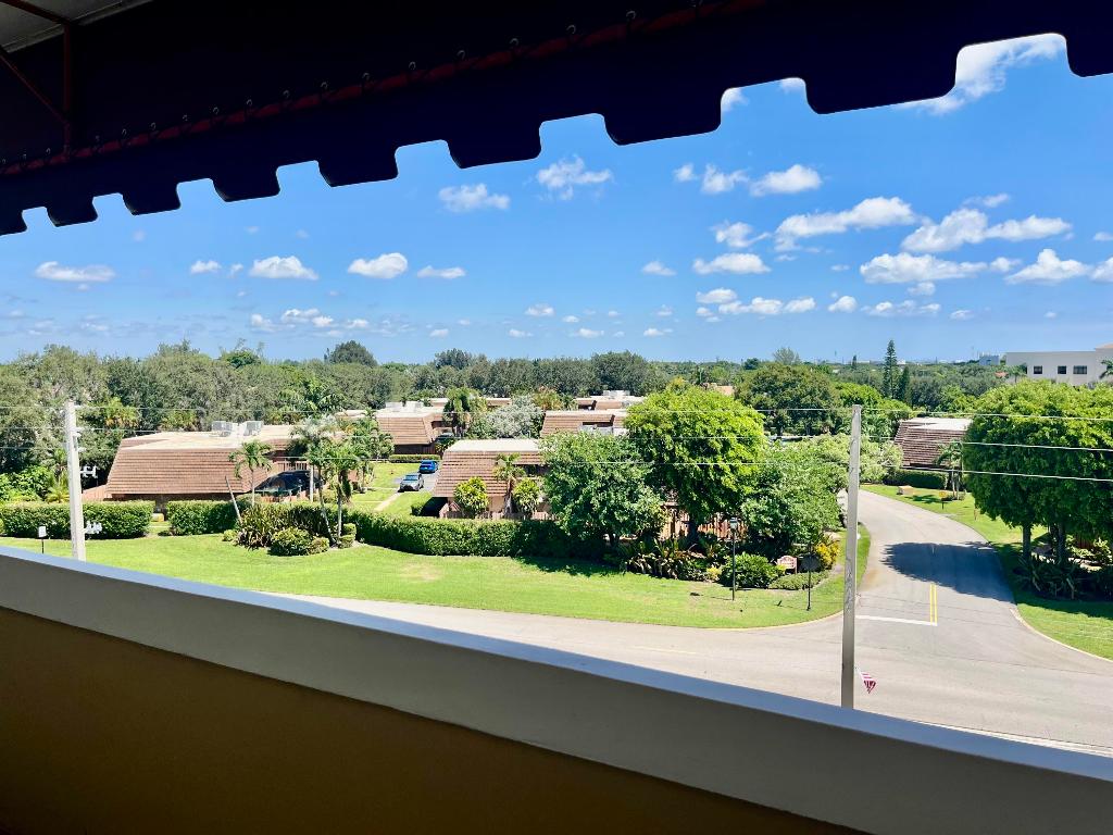 ATLANTIS SHERBROOKE VILLAS CONDO - Residential