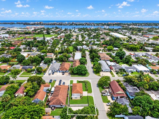 603 N BROADWAY, LANTANA, FL 33462 - Image e2b422b614eaece6477871cea580fc52/747718596