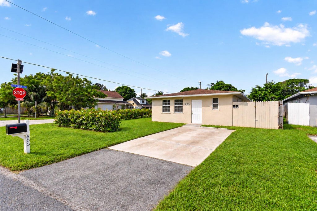 Photo of 603 N Broadway, Lantana, FL 33462 (MLS # B26077902)