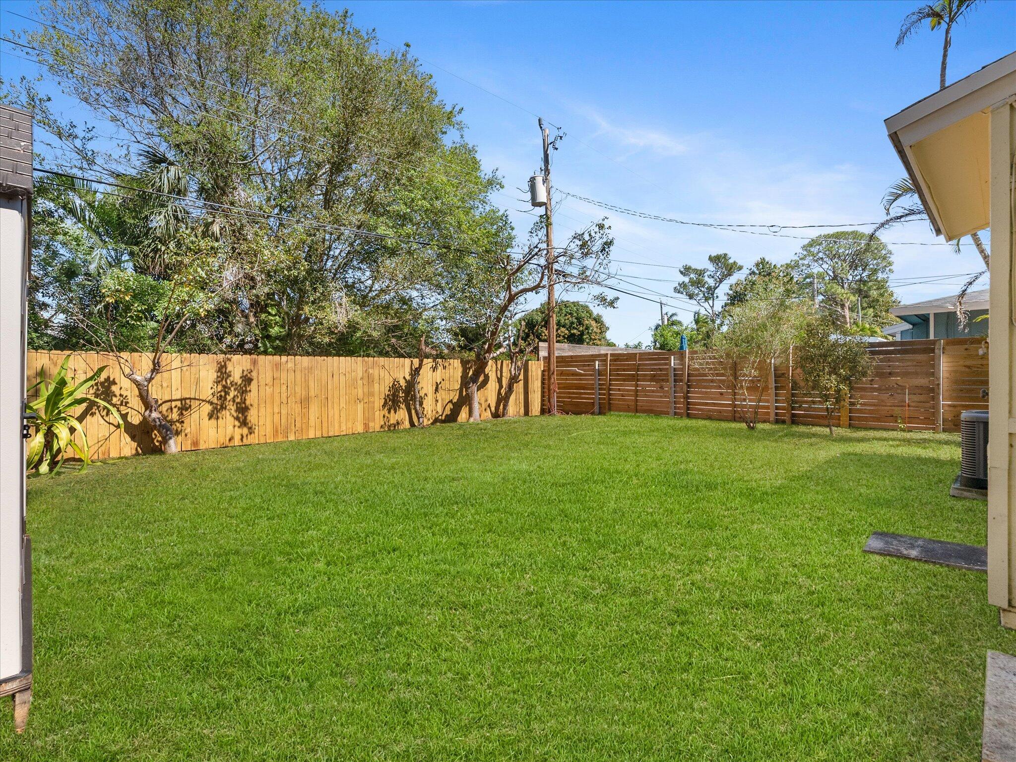 COUNTRY CLUB ACRES 5 - Residential