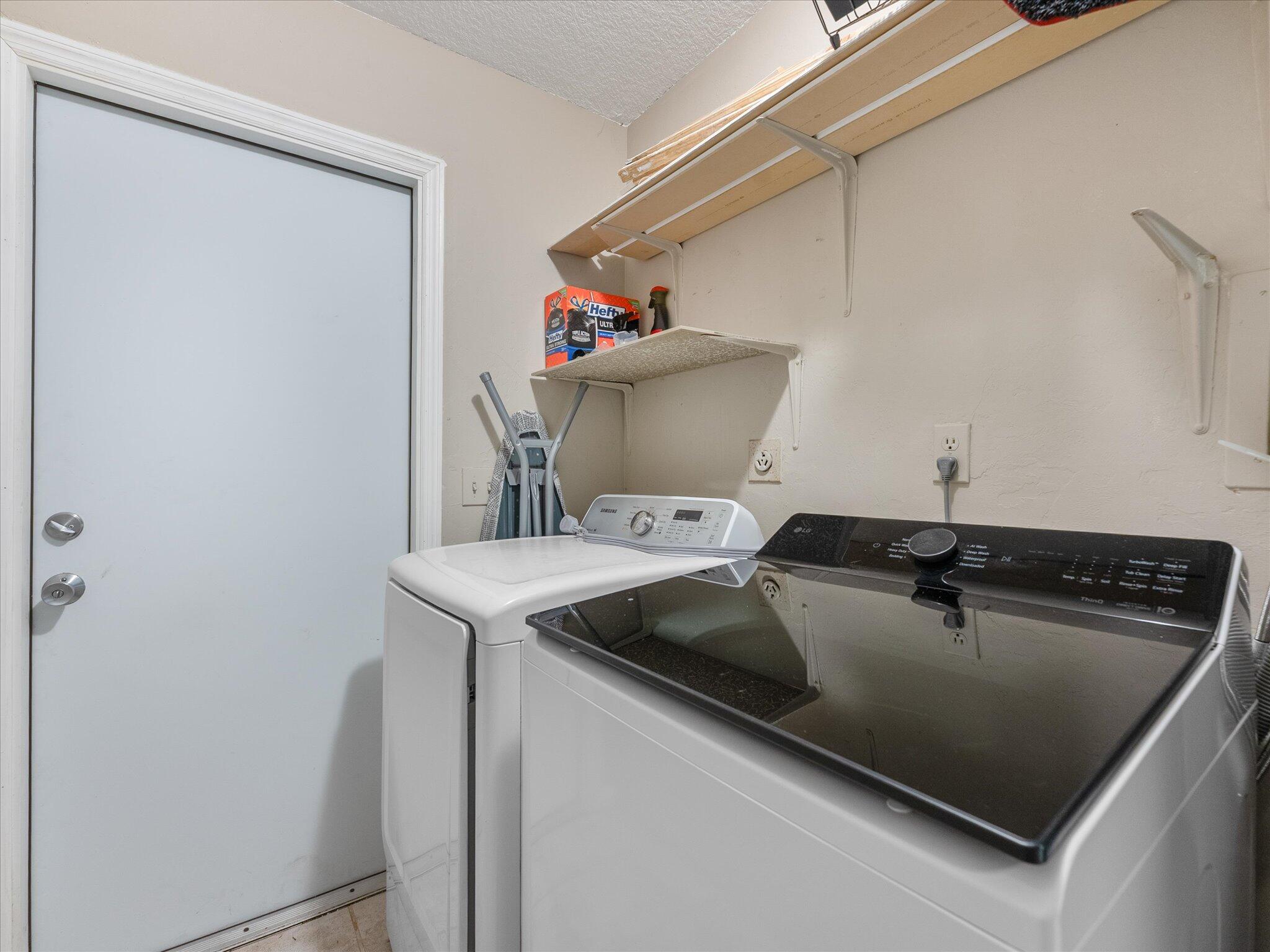 COUNTRY CLUB ACRES 5 - Residential