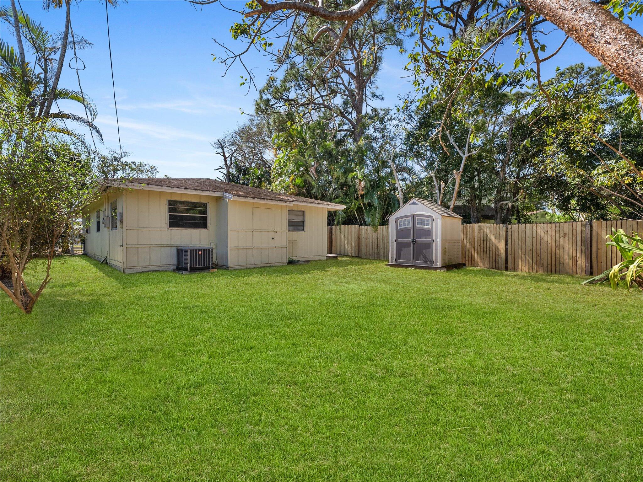 COUNTRY CLUB ACRES 5 - Residential