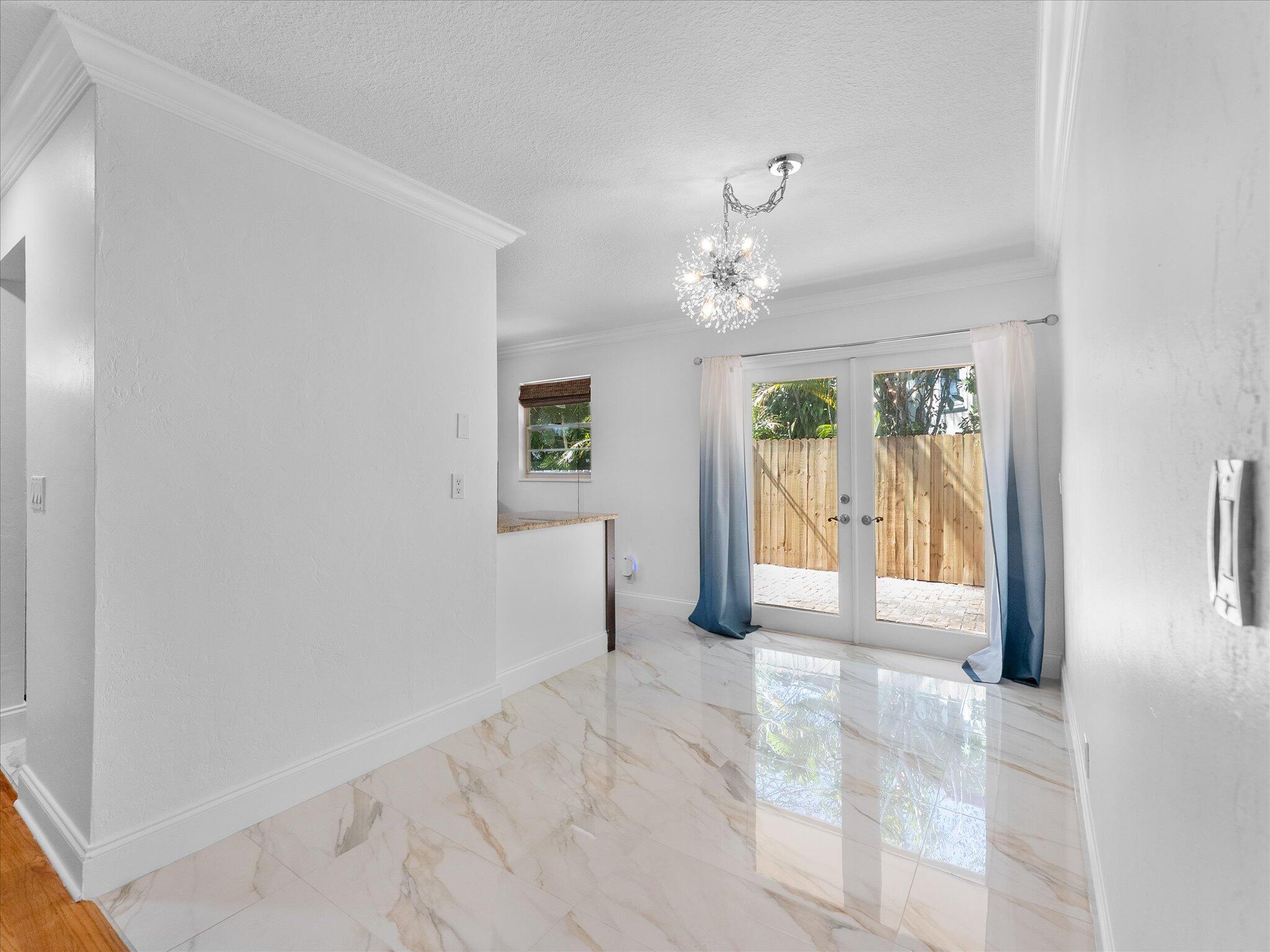 COUNTRY CLUB ACRES 5 - Residential