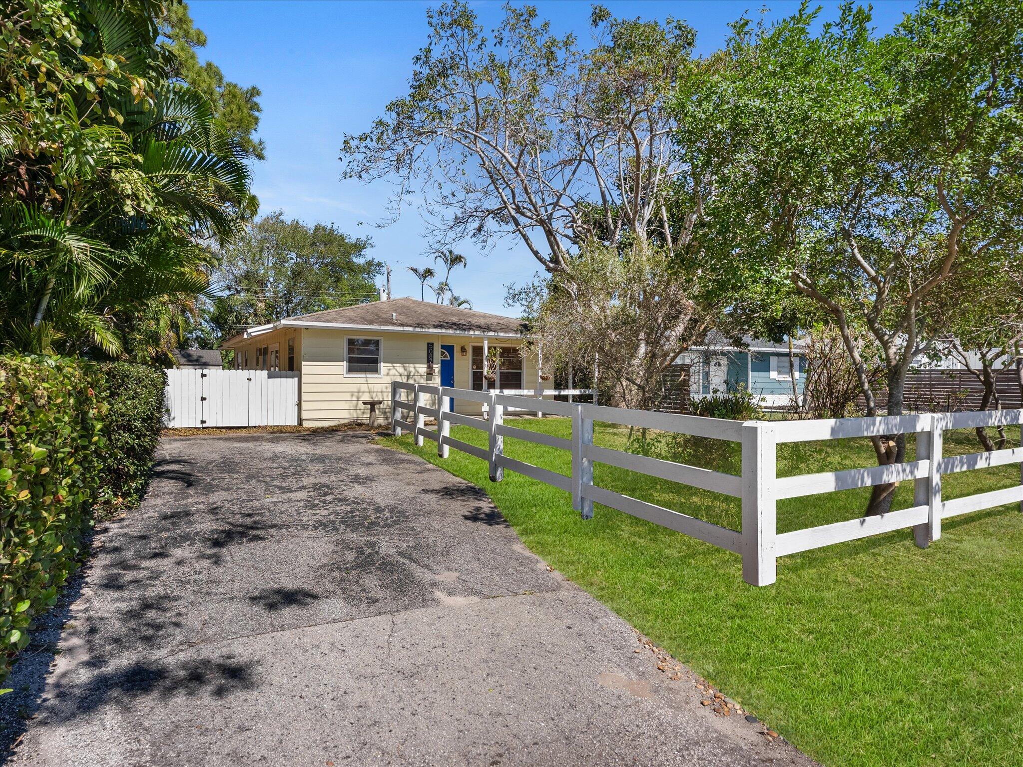 COUNTRY CLUB ACRES 5 - Residential