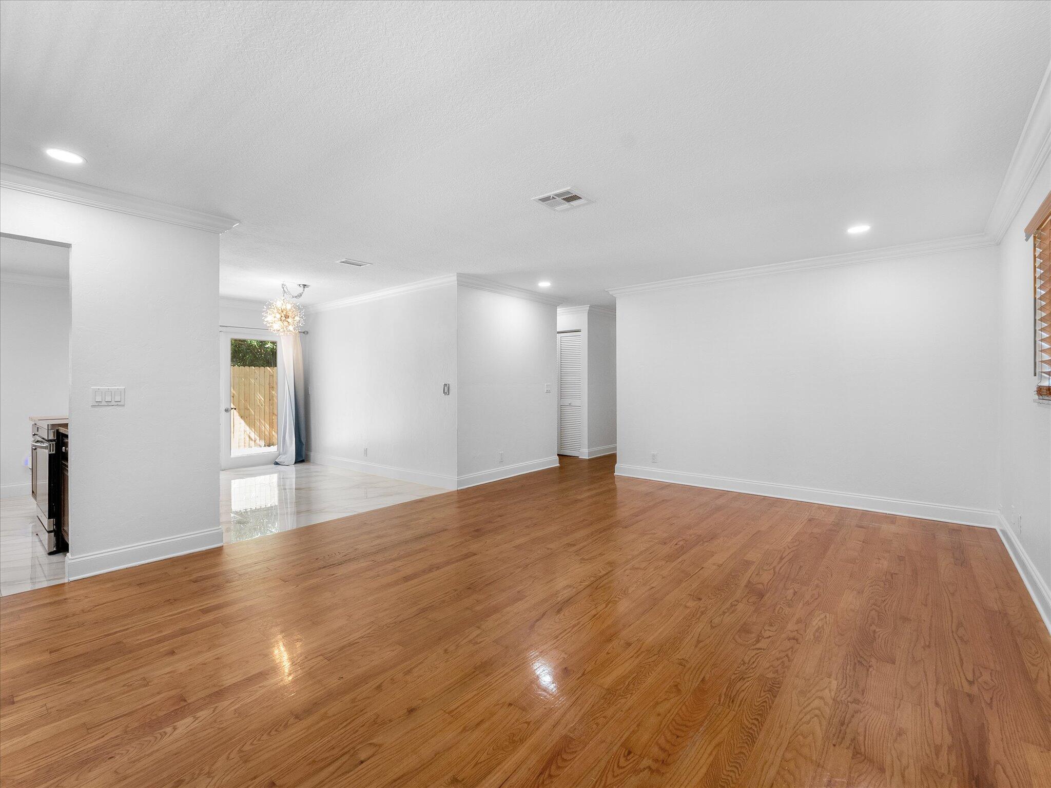 COUNTRY CLUB ACRES 5 - Residential