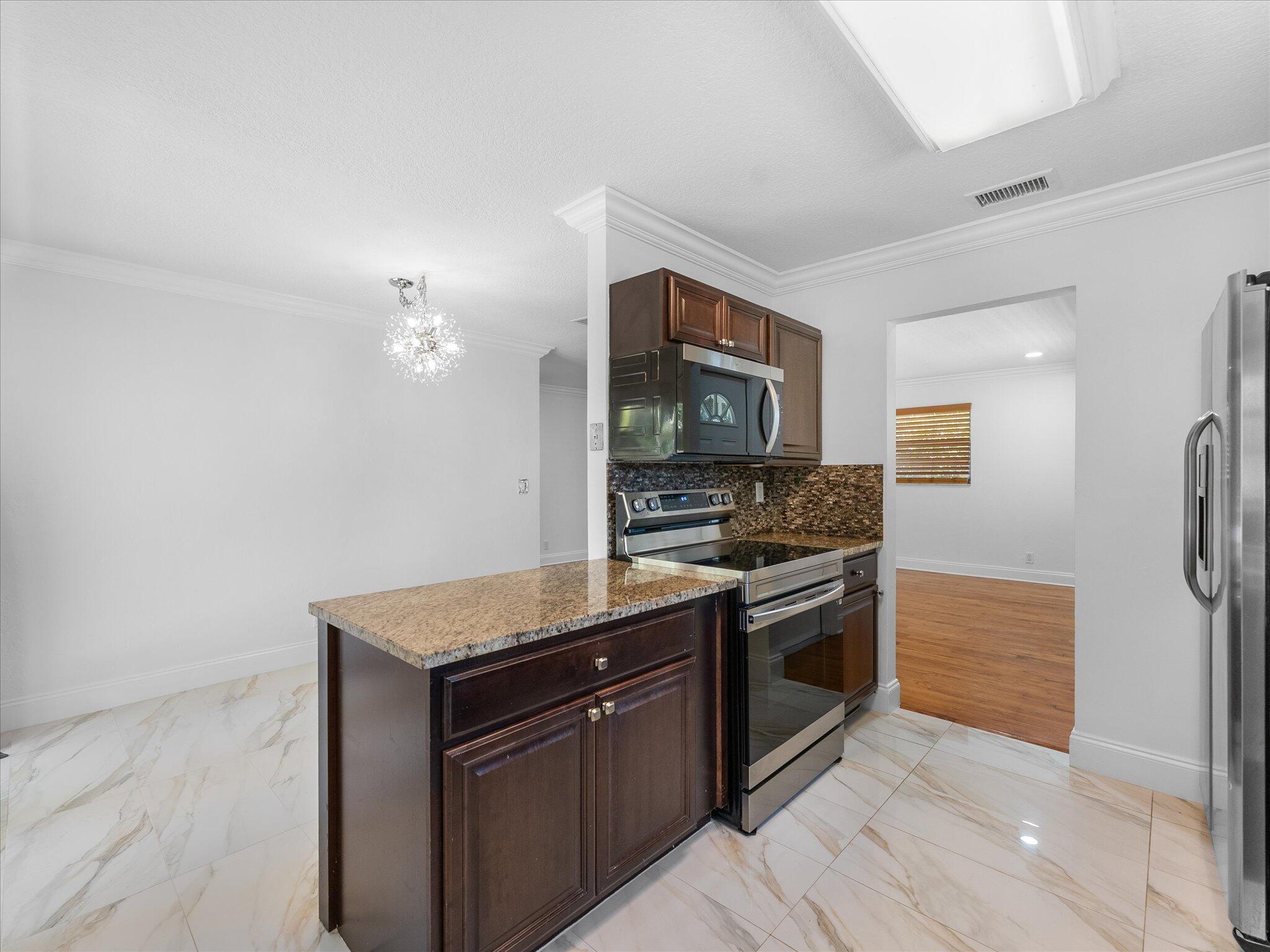 COUNTRY CLUB ACRES 5 - Residential