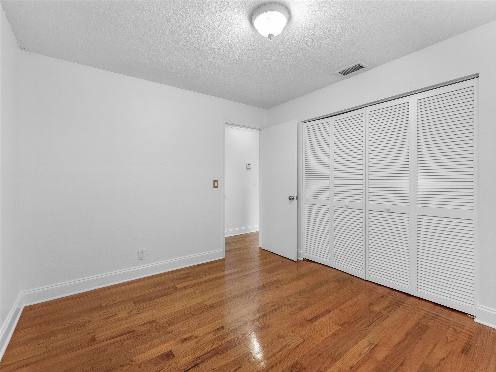 COUNTRY CLUB ACRES 5 - Residential