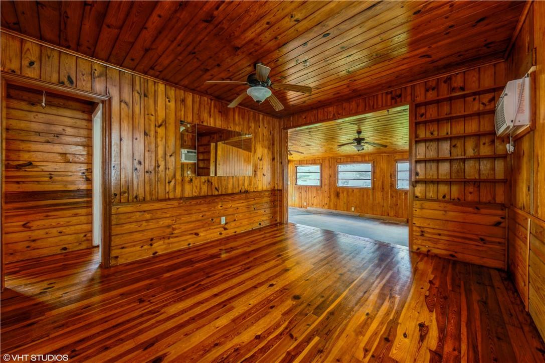 Pine Crest First Add 7-34 - Residential