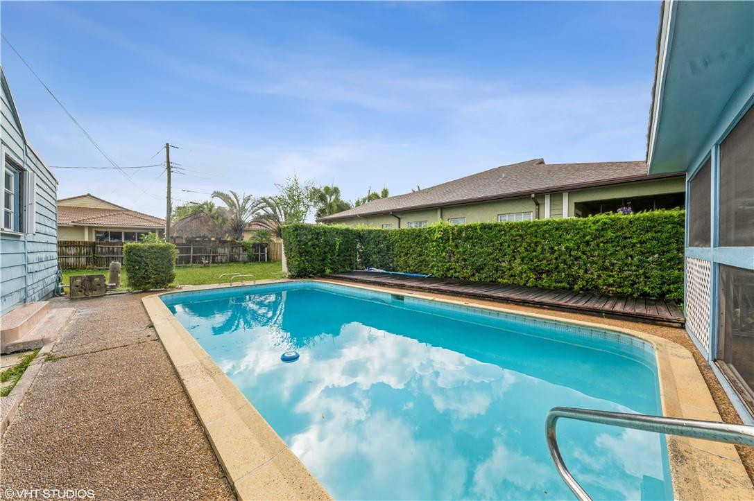 Pine Crest First Add 7-34 - Residential