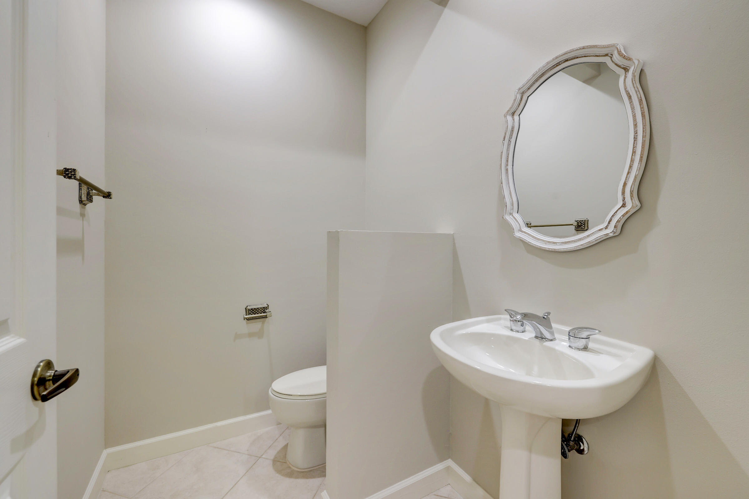 LAKES AT PGA VILLAGE - Residential Lease