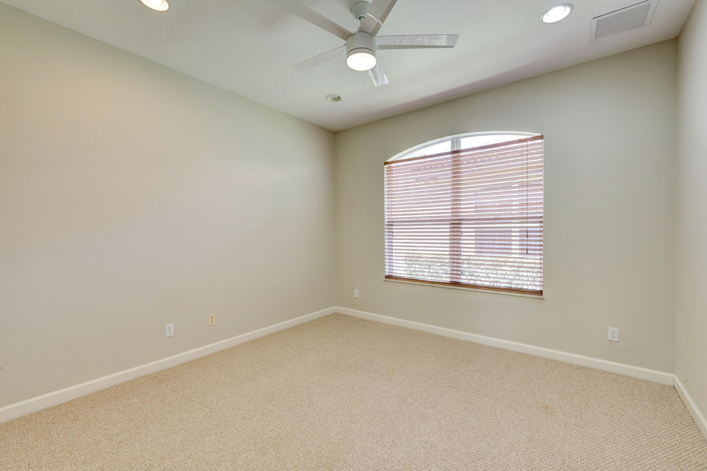 LAKES AT PGA VILLAGE - Residential Lease