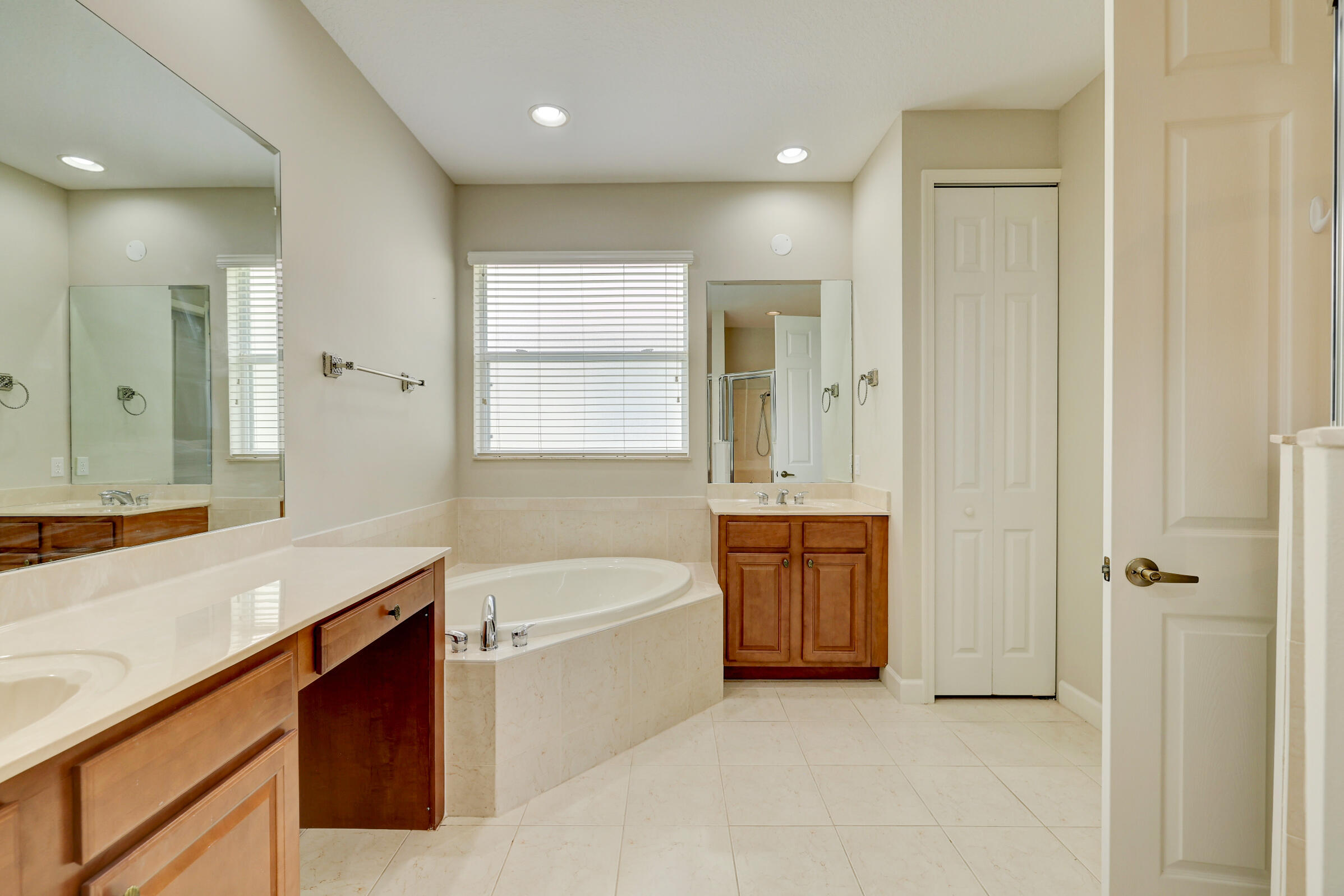 LAKES AT PGA VILLAGE - Residential Lease