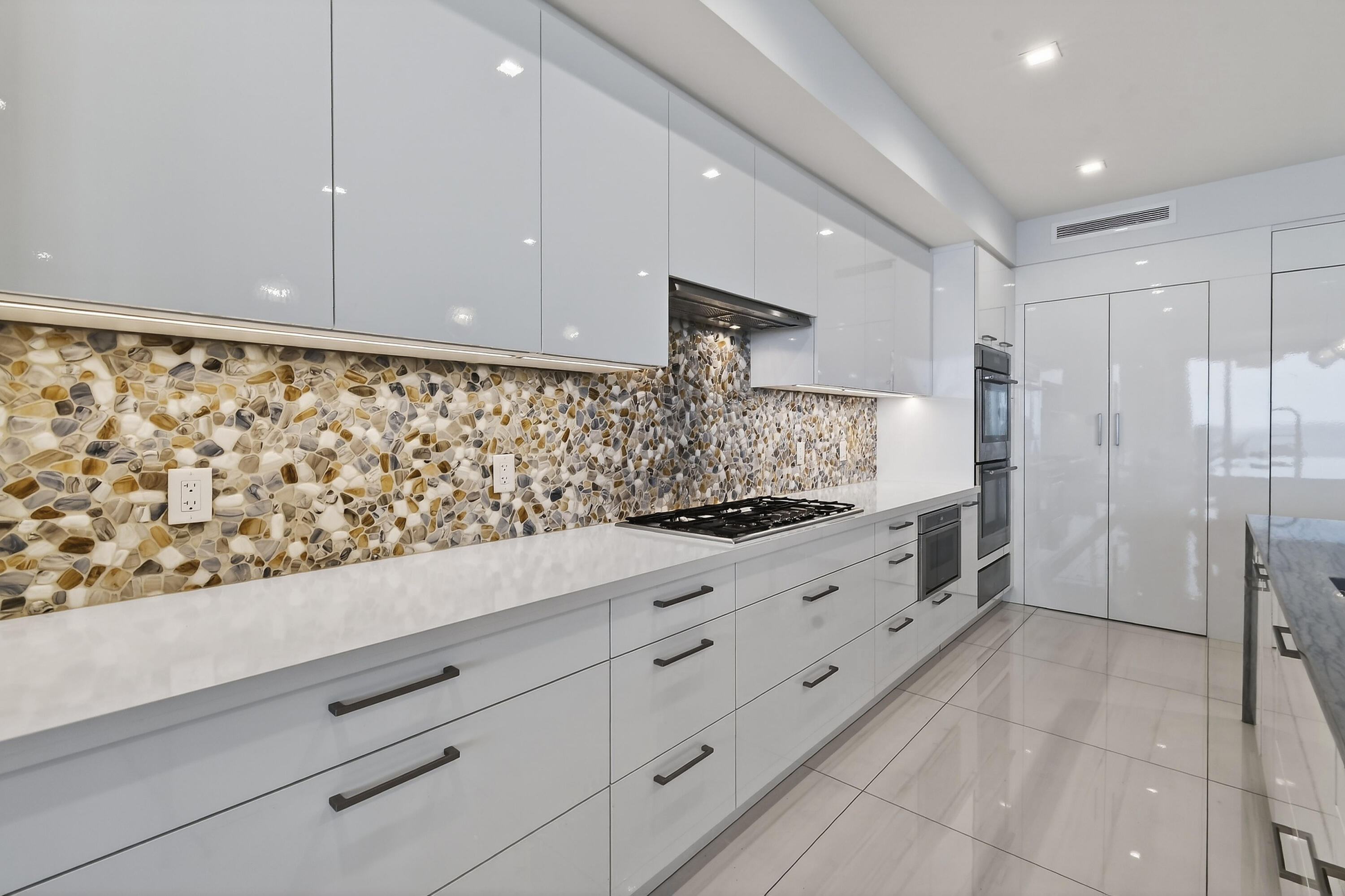 5000 NORTH OCEAN CONDO - Residential