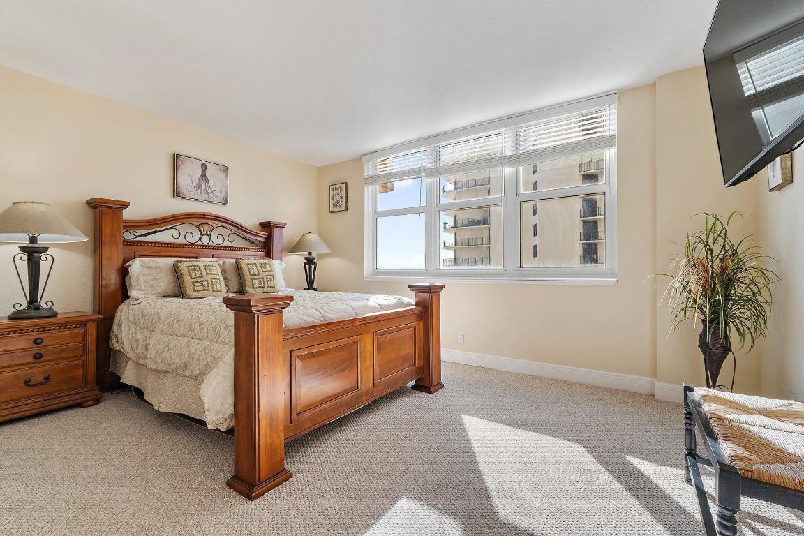 AQUARIUS CONDO - Residential Lease