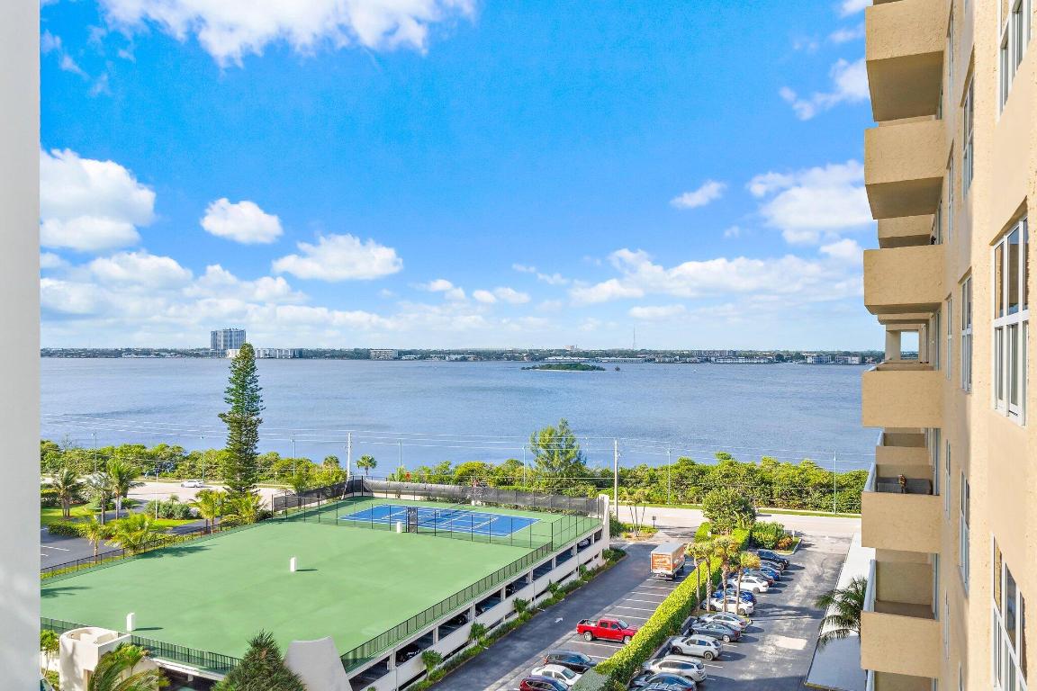 AQUARIUS CONDO - Residential Lease