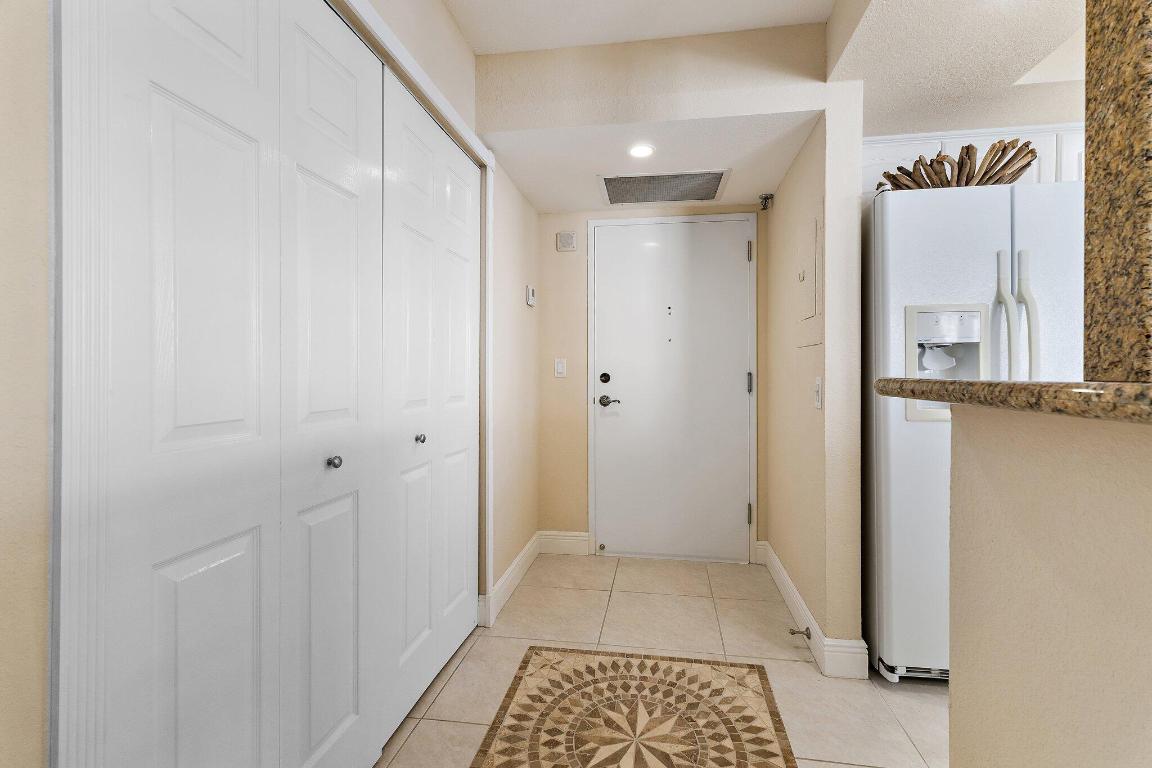 AQUARIUS CONDO - Residential Lease