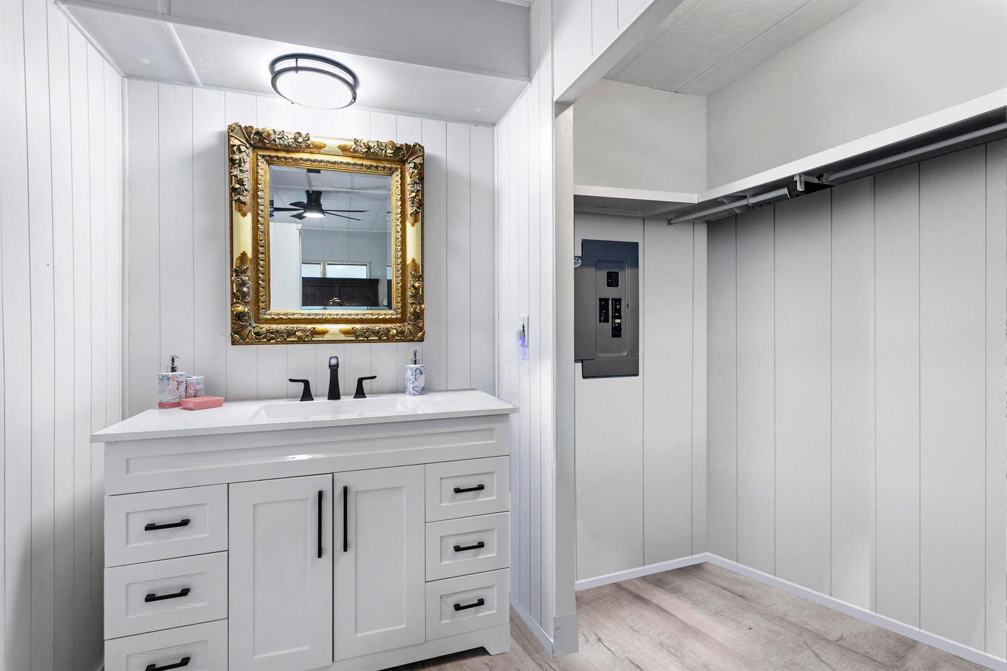 JAMAICA BAY MOBILE HOME C - Residential