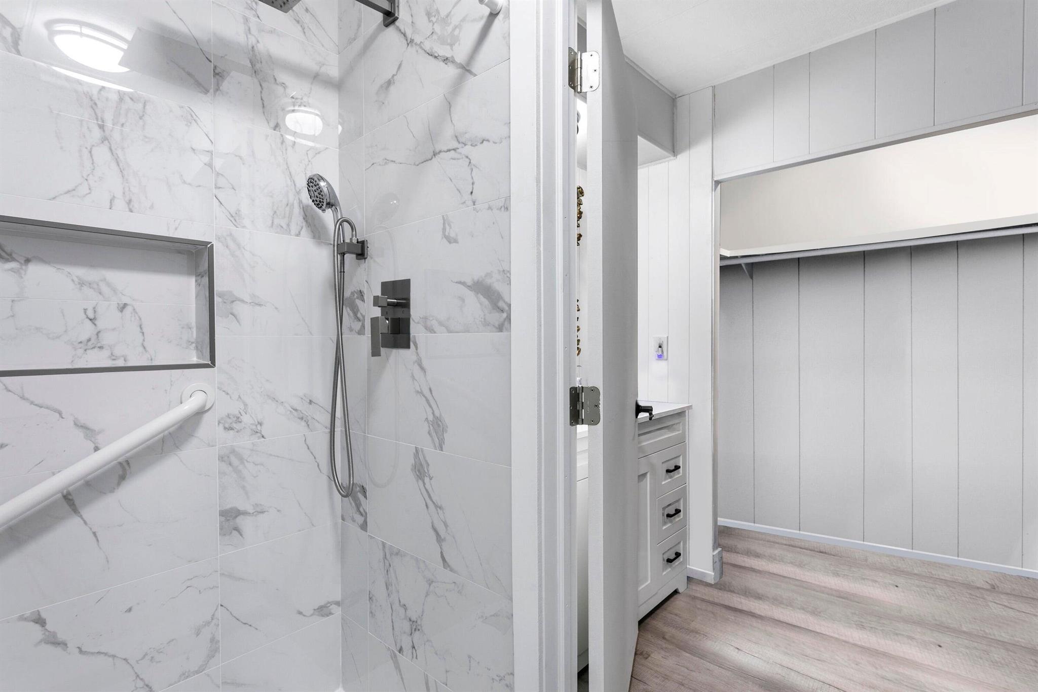 JAMAICA BAY MOBILE HOME C - Residential