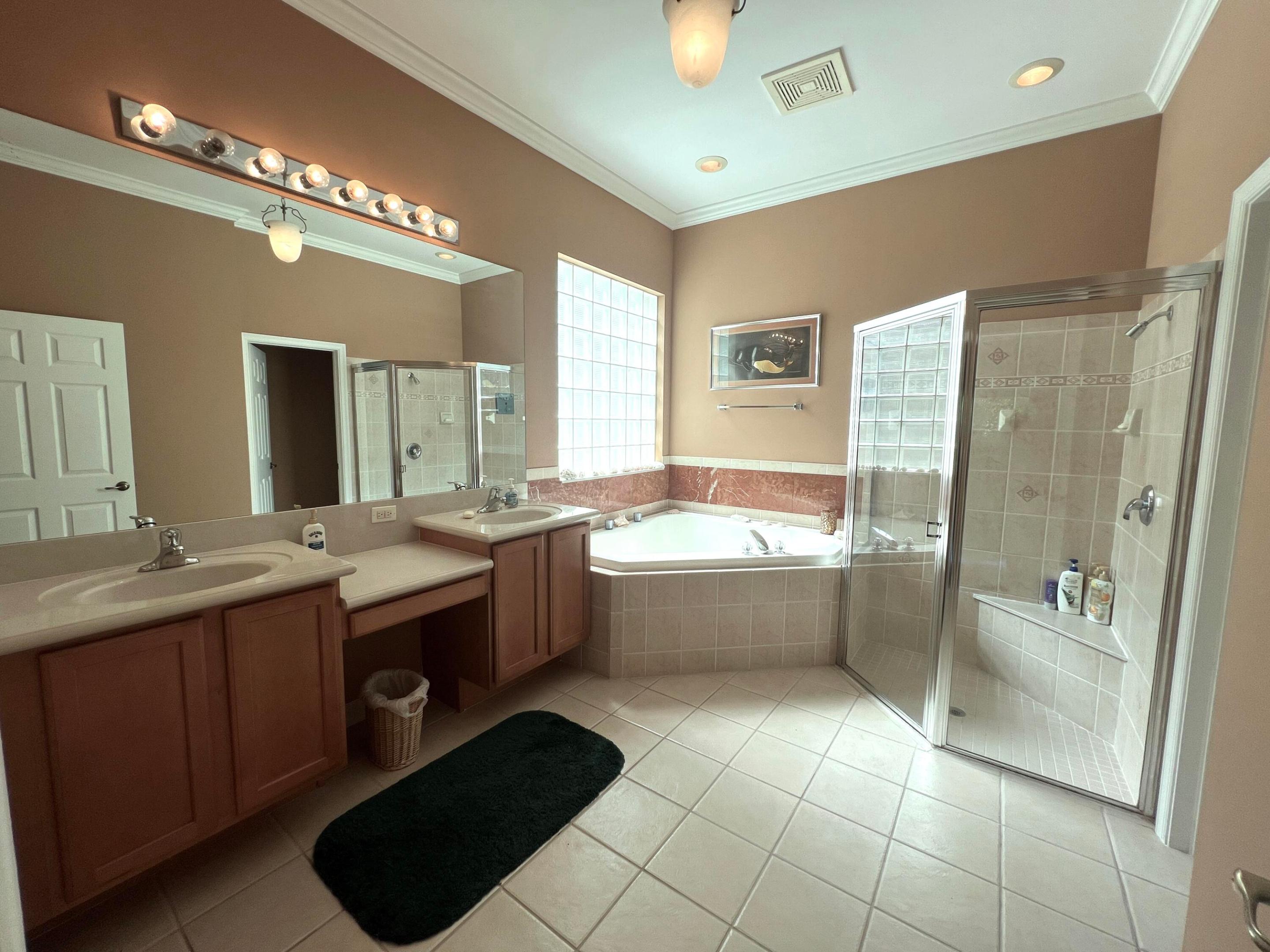 ANDROS ISLE - Residential