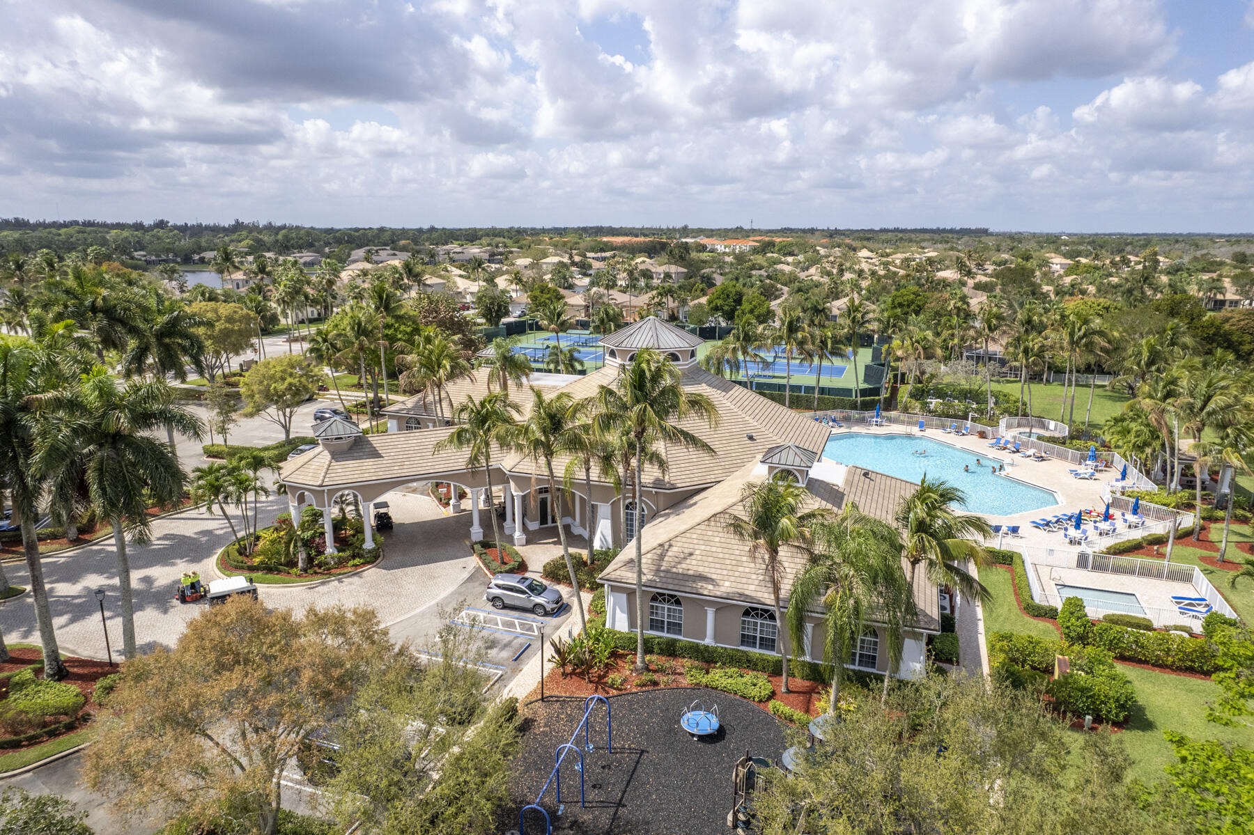 ANDROS ISLE - Residential