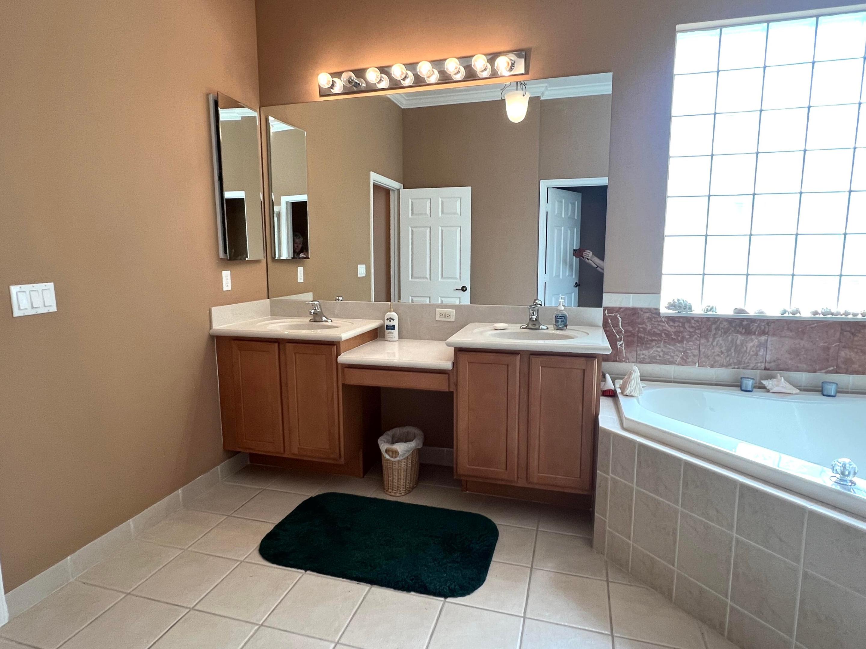 ANDROS ISLE - Residential