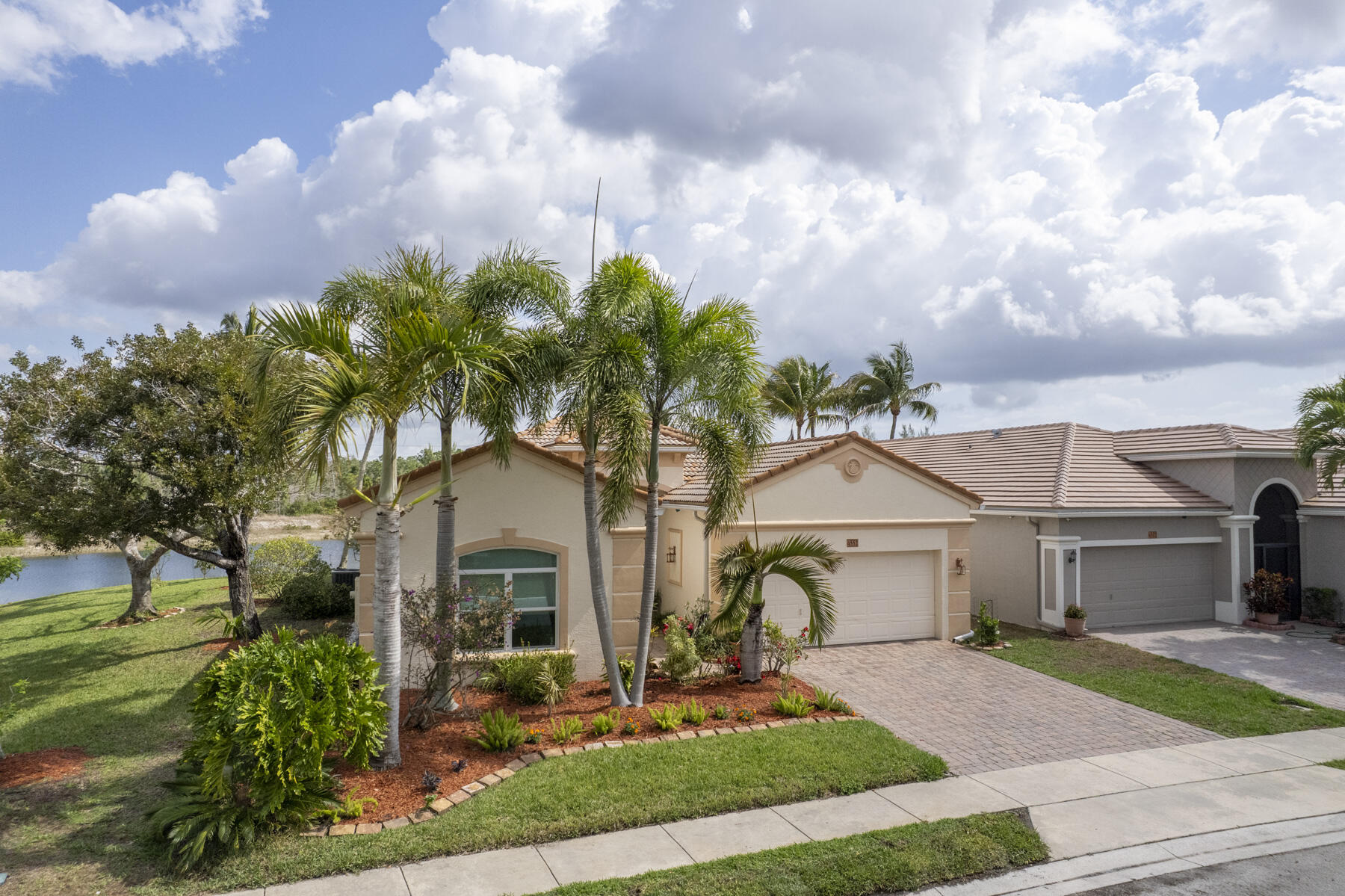 ANDROS ISLE - Residential