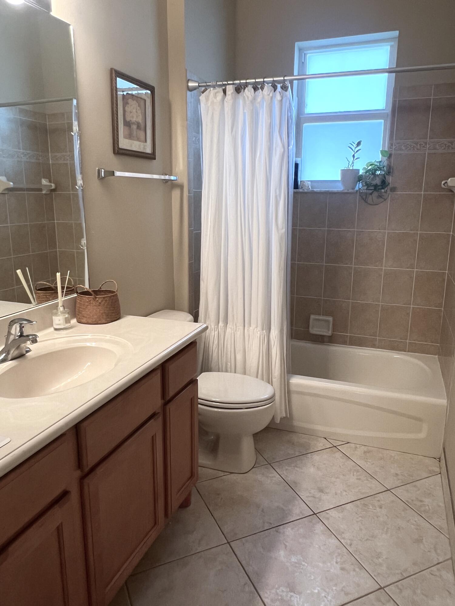 ANDROS ISLE - Residential