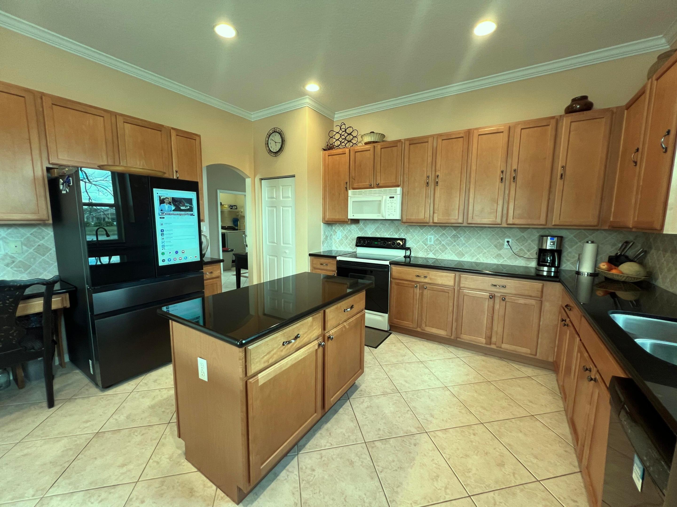 ANDROS ISLE - Residential