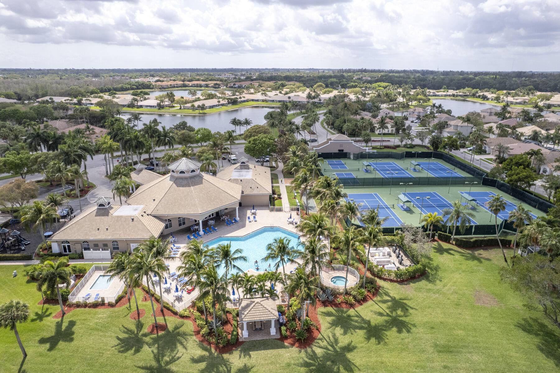 ANDROS ISLE - Residential