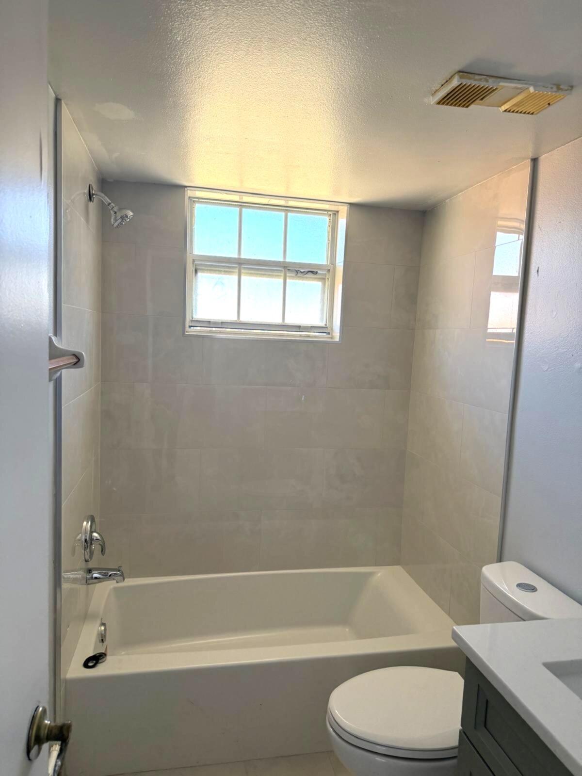 MIDPORT PLACE II, A CONDOMINIUM - Residential Lease