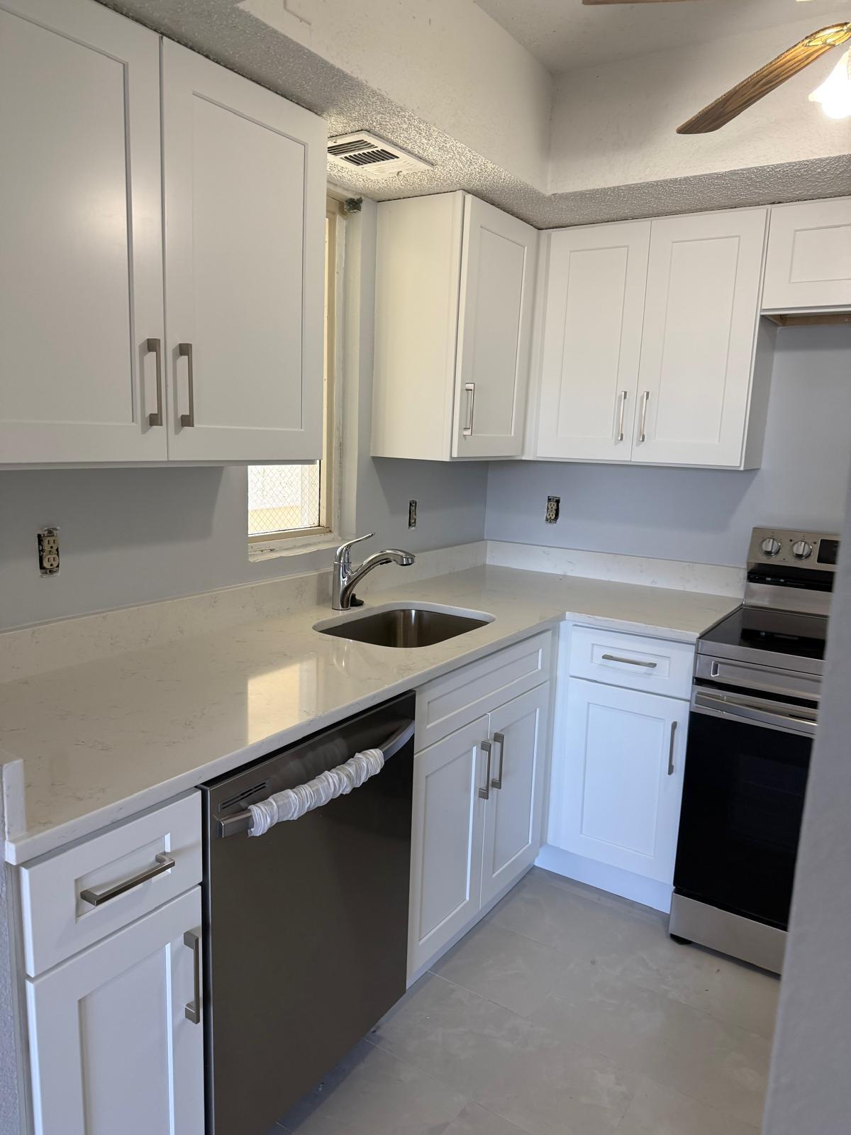 MIDPORT PLACE II, A CONDOMINIUM - Residential Lease