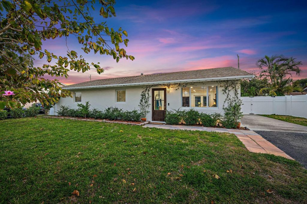 Photo of 4358 Birdwood Street, Palm Beach Gardens, FL 33410 (MLS # R11076659)