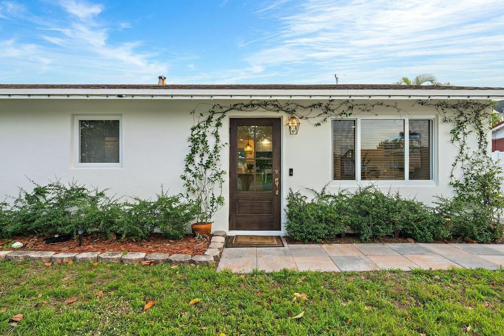 Photo of 4358 Birdwood Street, Palm Beach Gardens, FL 33410 (MLS # R11076659)