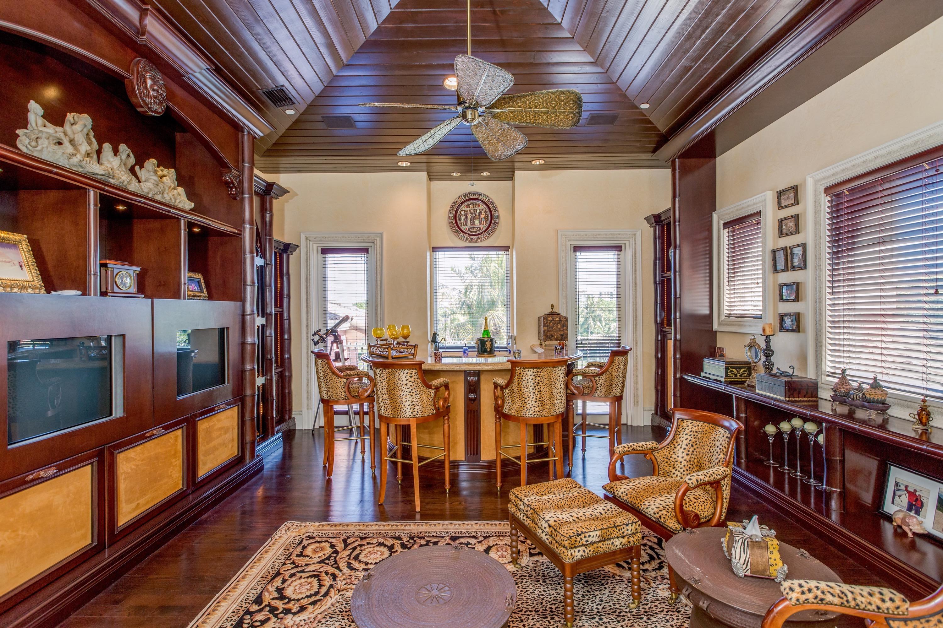 MIZNER LAKE ESTATES - Residential