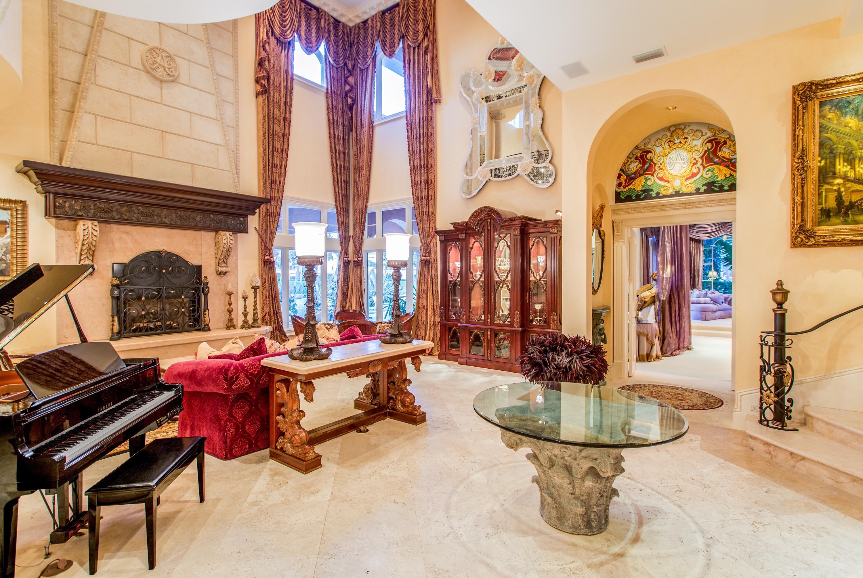 MIZNER LAKE ESTATES - Residential