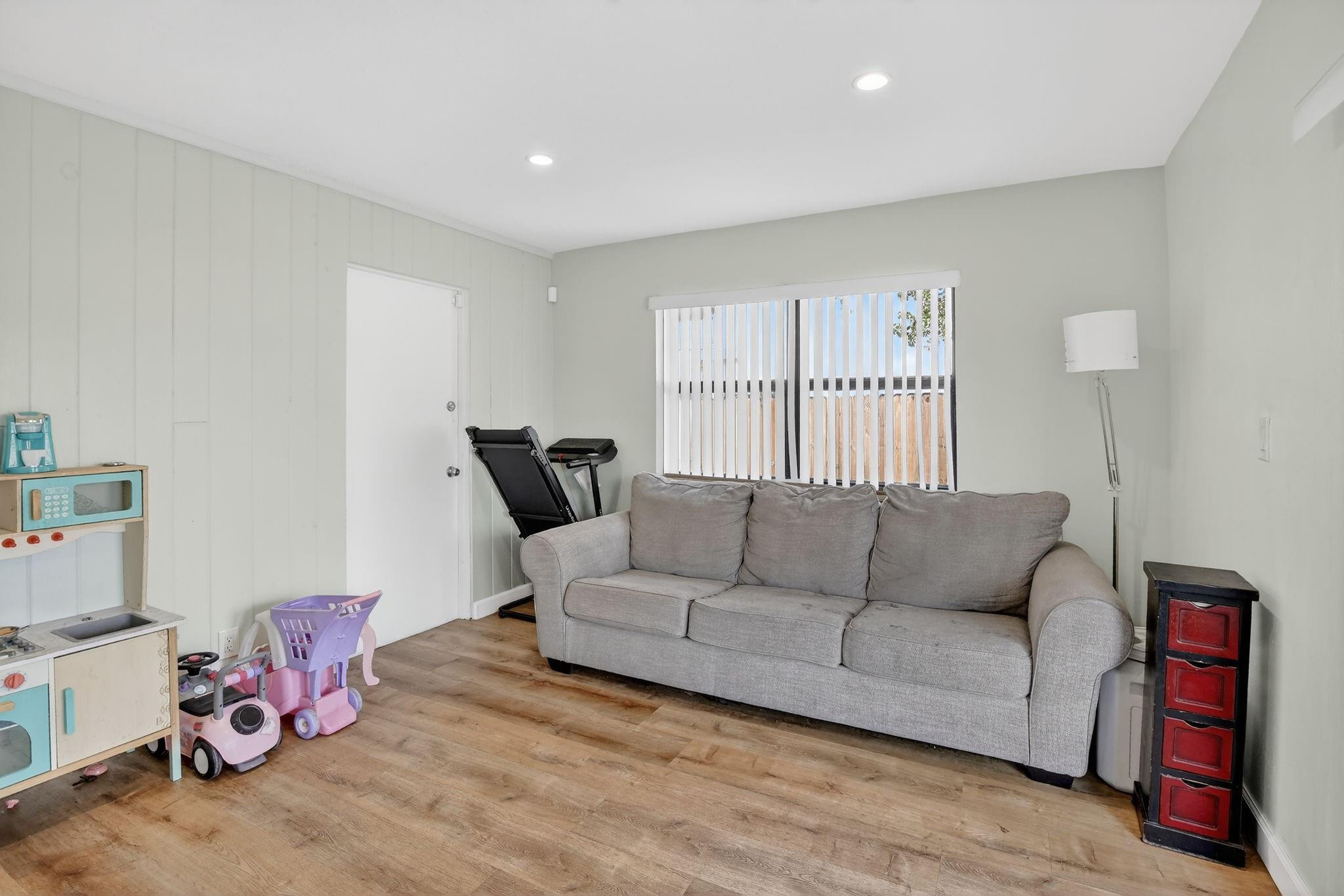 Briar Estates 90-5 B - Residential