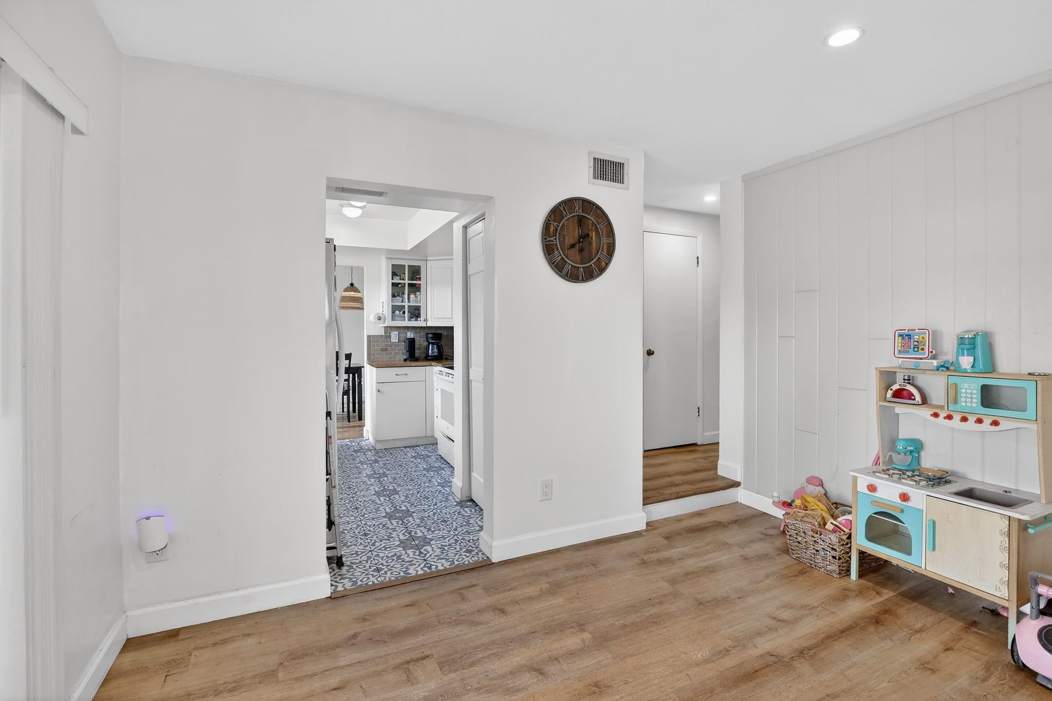 Briar Estates 90-5 B - Residential