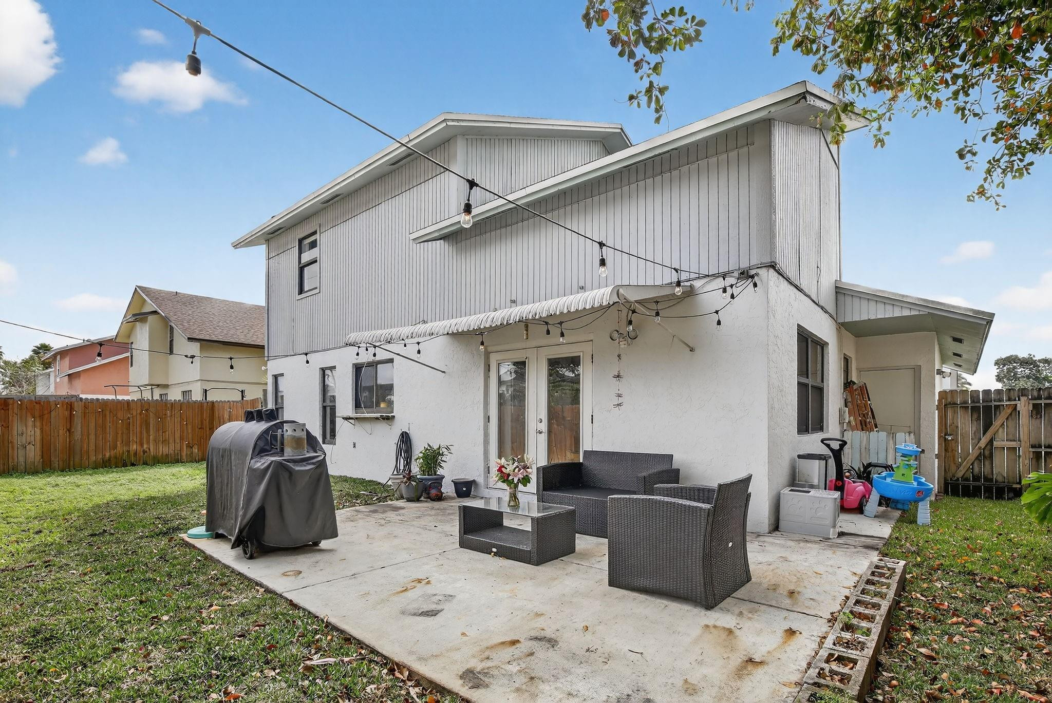 Briar Estates 90-5 B - Residential