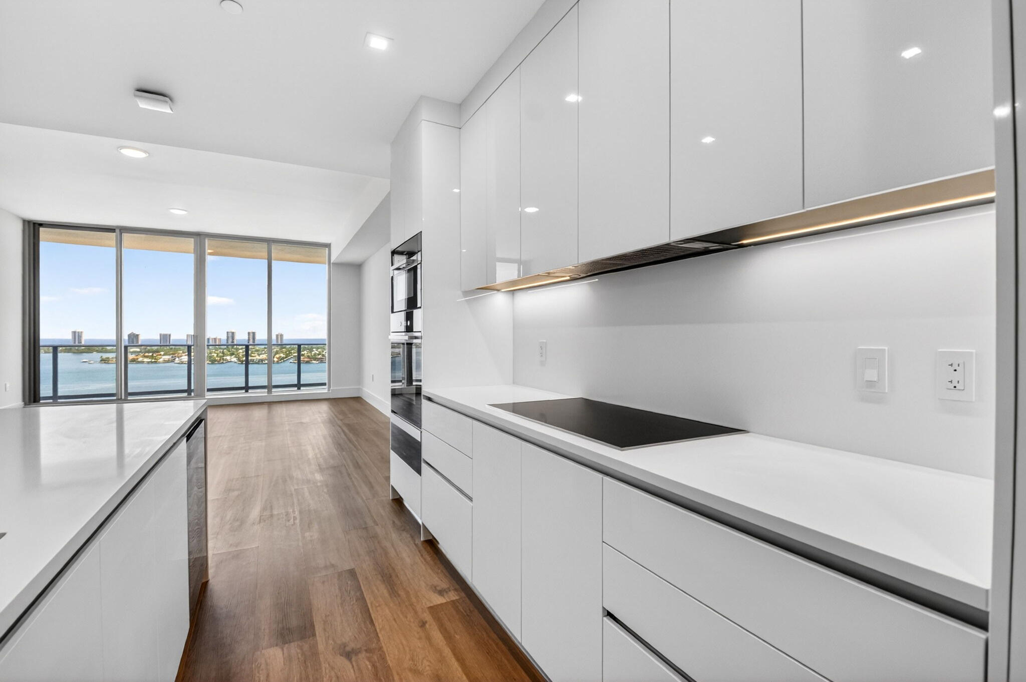 220 Lake Shore Drive 1808