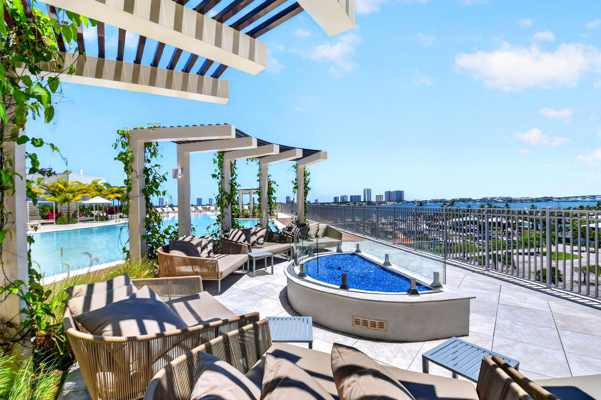 NAUTILUS 220 - Residential Lease