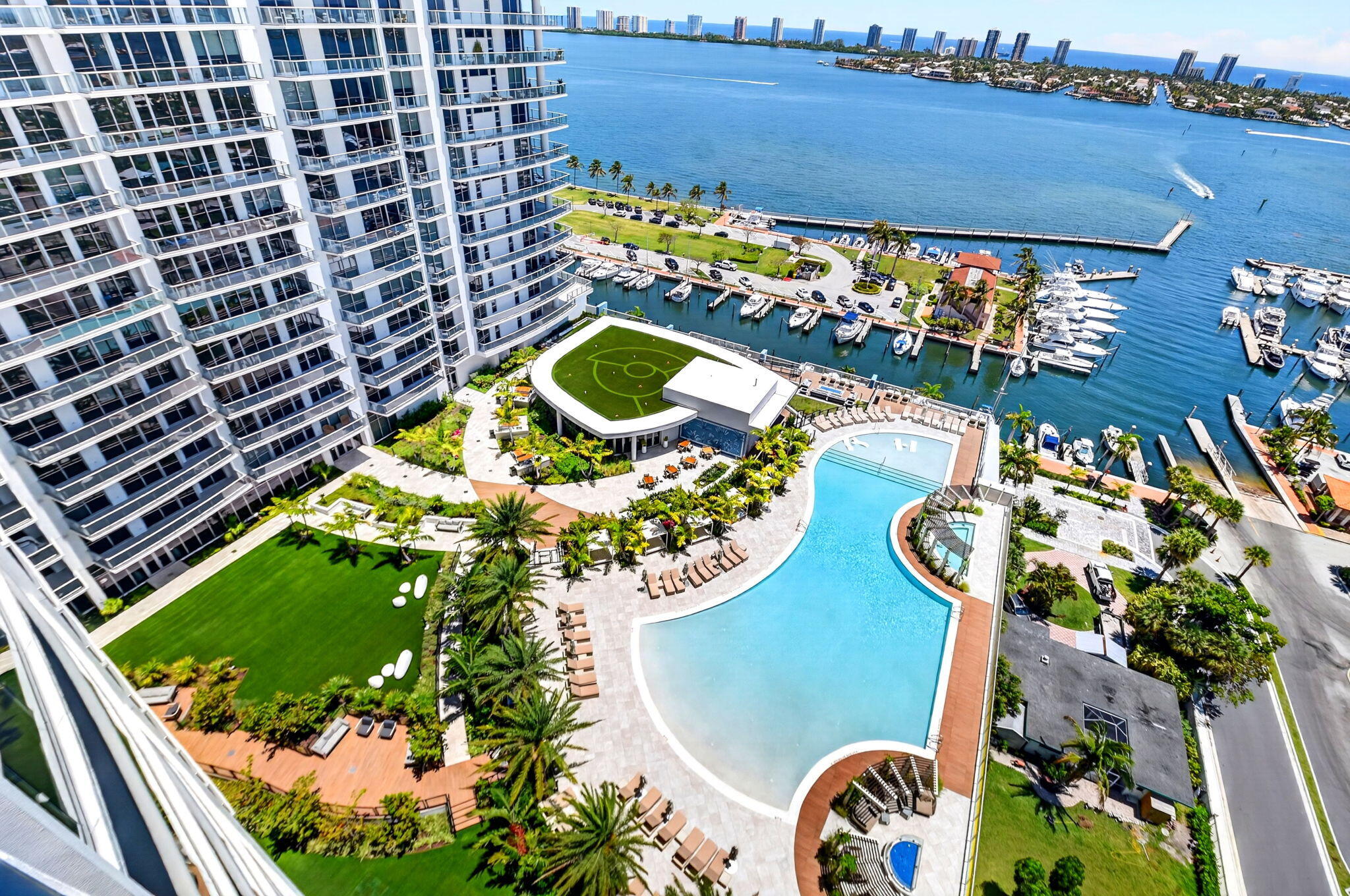 NAUTILUS 220 - Residential Lease