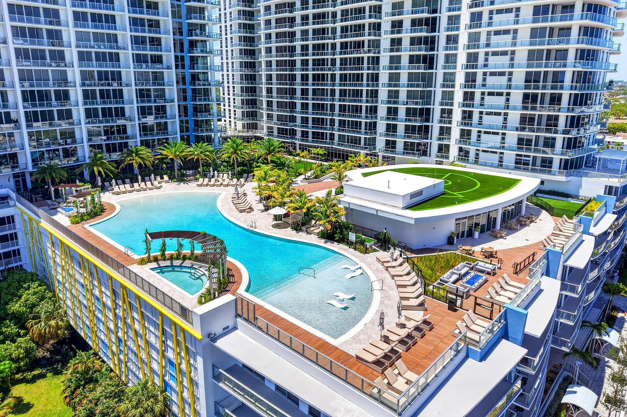 NAUTILUS 220 - Residential Lease