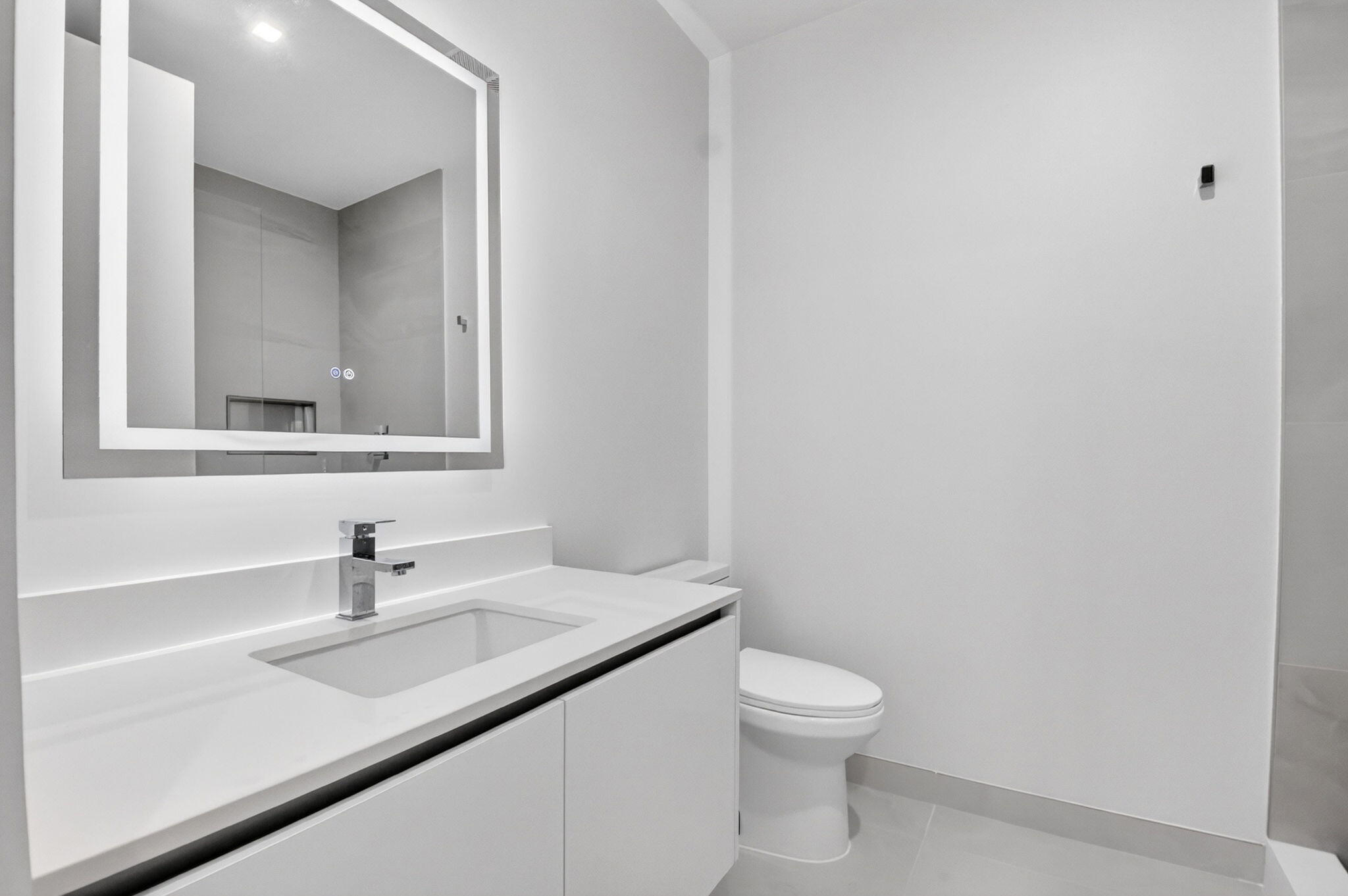 NAUTILUS 220 - Residential Lease